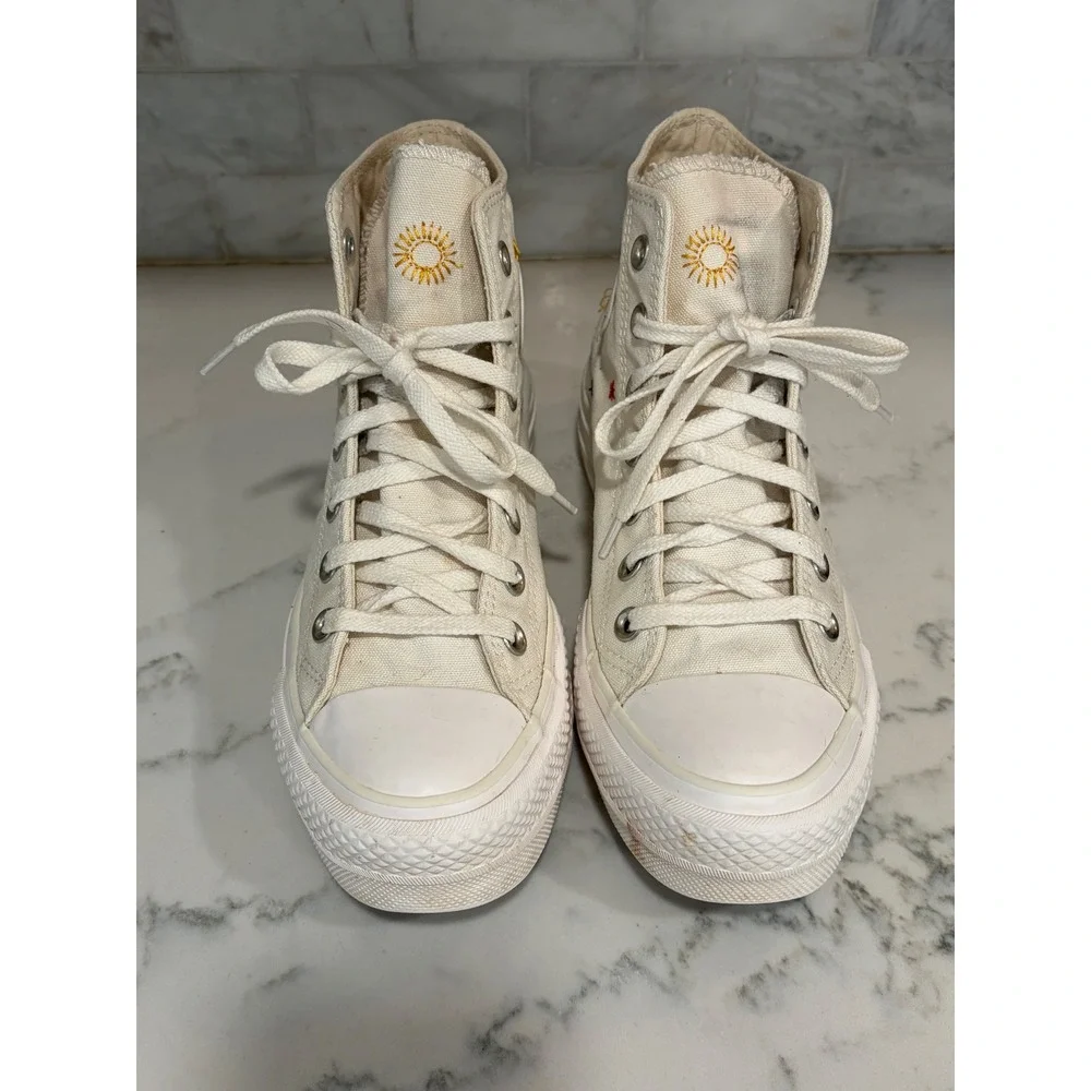 Converse Chuck Taylor All Star Lift Platform Embroidered Celestial Sz 4 Youth
